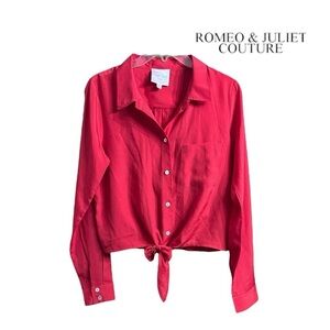 Romeo and Juliet Couture (NWT) Long Sleeve, Front Tie Top Size Medium